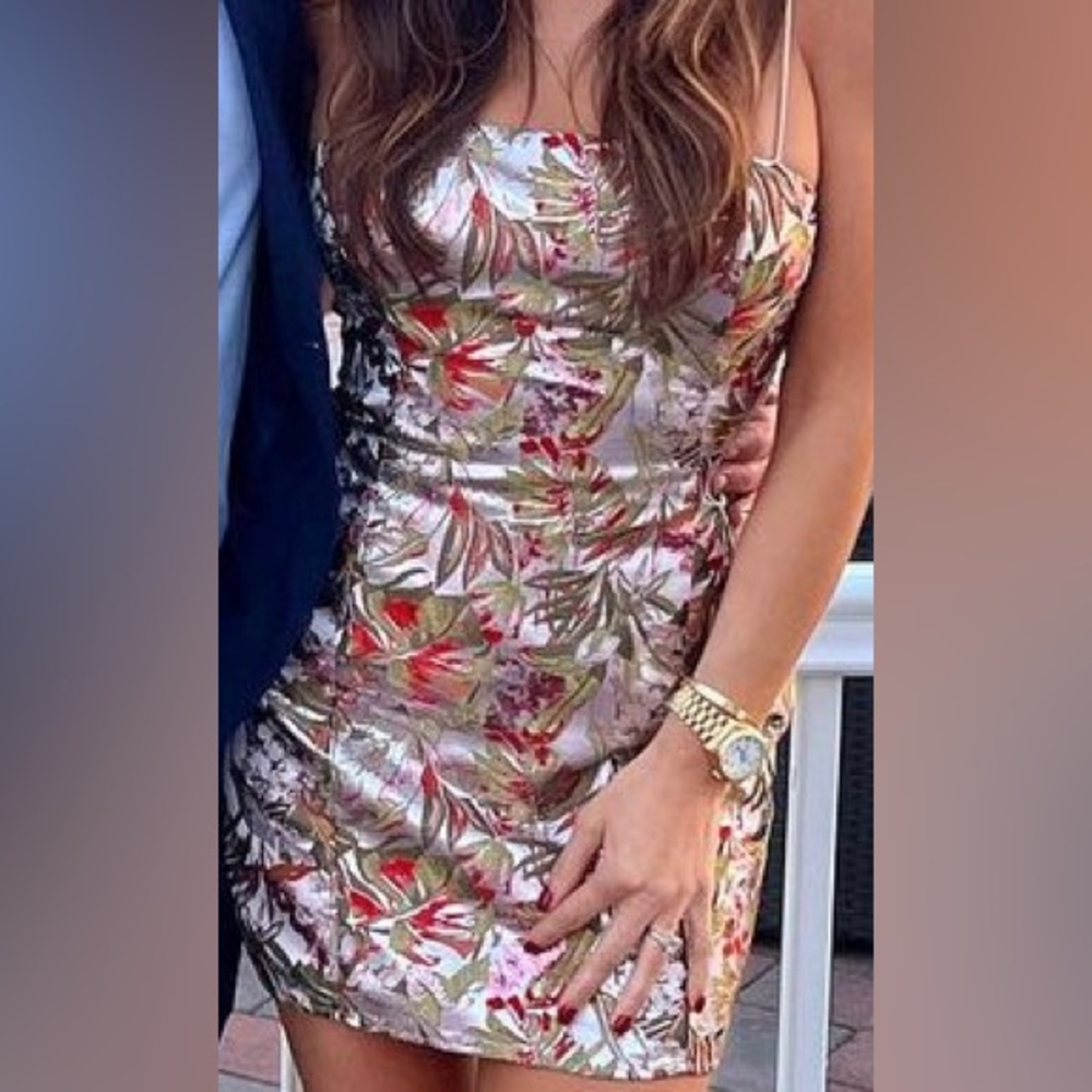 Stunning mini floral dress